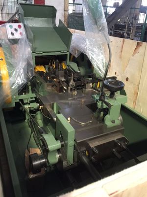 Soplo frío del dado 2 de la máquina 1 del jefe del remache doble del movimiento que forja