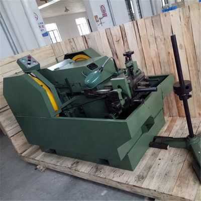 Máquina de hacer cabezas en frío fría del remache ciego, remache que hace la máquina, tipo del Seis-soplo del Tres-dado