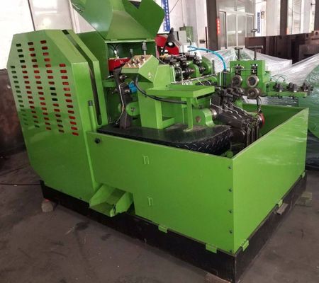 Máquina de hacer cabezas en frío fría del remache ciego, remache que hace la máquina, tipo del Seis-soplo del Tres-dado