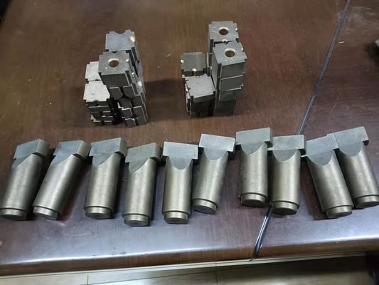 El clavo que hace dados, clava la fabricación de los moldes, herramientas, matriz para el clavo a dos caras/doble de la cabeza que hace la máquina SZ94-4.5C